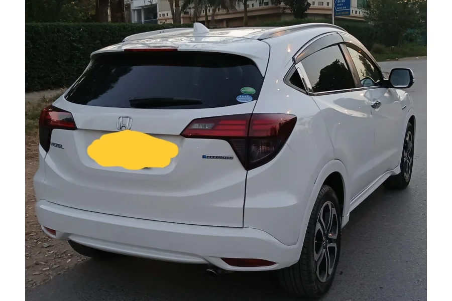 HONDA VEZEL 2015 MODEL  AVAILABLE FOR SALE