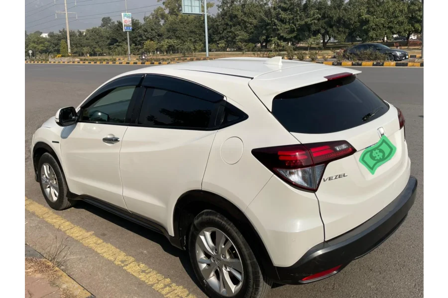 HONDA VEZEL 2014 MODEL  AVAILABLE FOR SALE