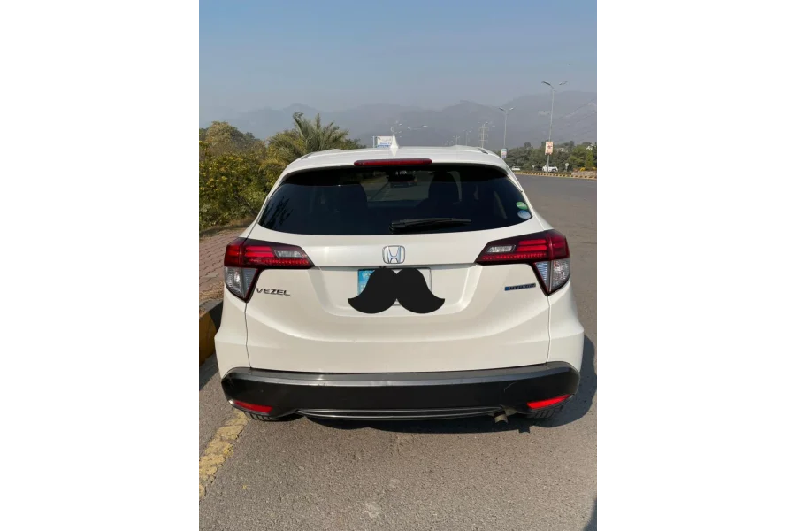 HONDA VEZEL 2014 MODEL  AVAILABLE FOR SALE