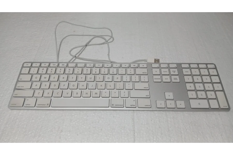 Apple Keyboard With Numeric Keypad MB110LL/B - Silver (Lot Of 10)
