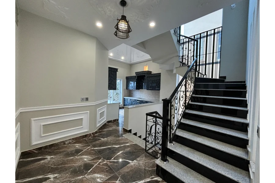 9 Marla House Available For Sale