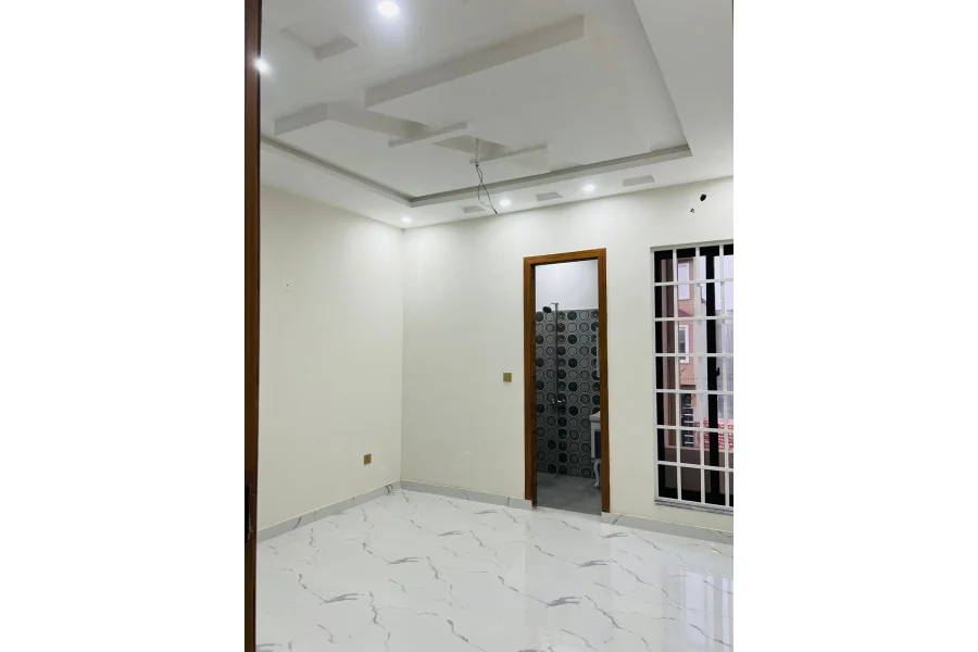 2.5 منزلہ 5 مرلہ نیا مکان برائے فروخت