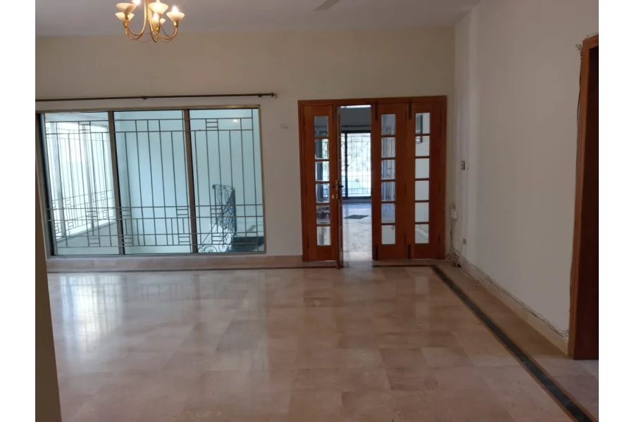 20 مرلہ مکان کرایہ پر دستیاب ہے۔