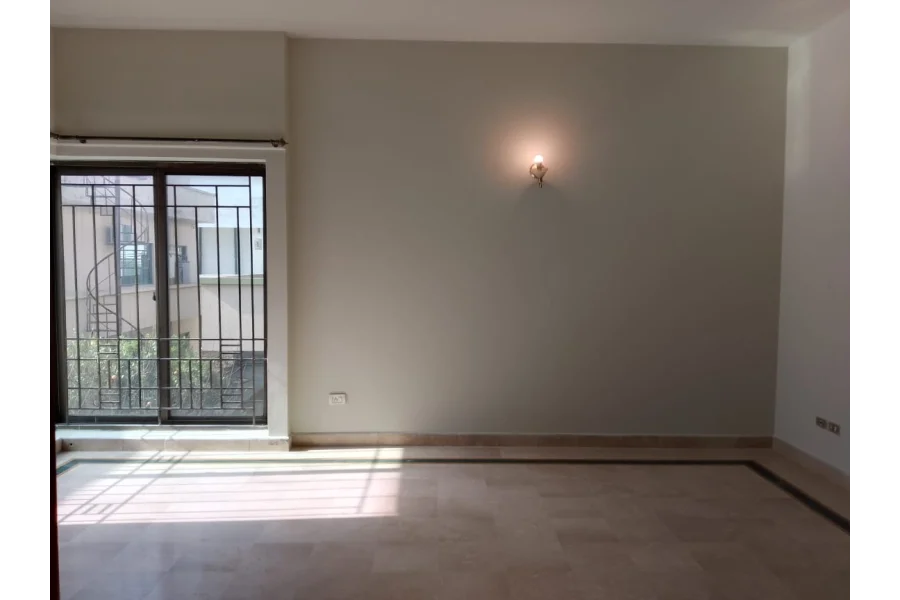 20 مرلہ مکان کرایہ پر دستیاب ہے۔