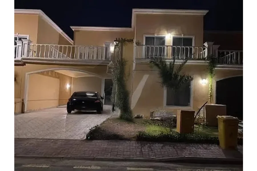 اطہر ایسوسی ایٹس سنگل بیلٹ ویسٹ اوپن اسپورٹس سٹی ولا کی پیشکش کر رہے ہیں۔-0