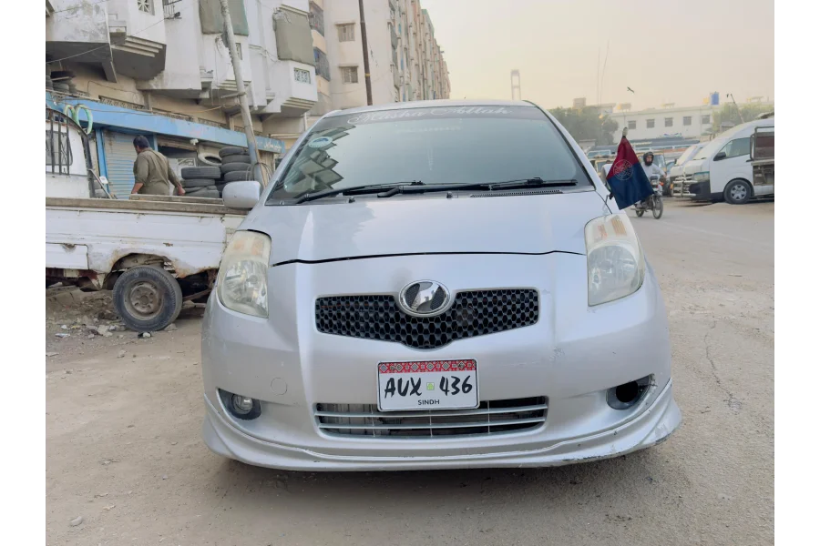 Toyota Vitz 2005 model For sale-0