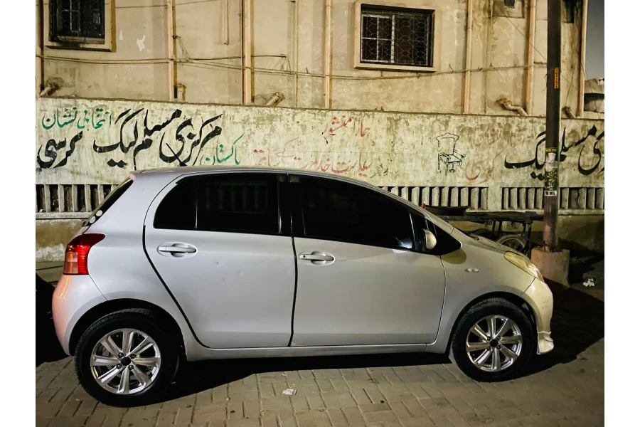 Toyota Vitz 2005 model For sale