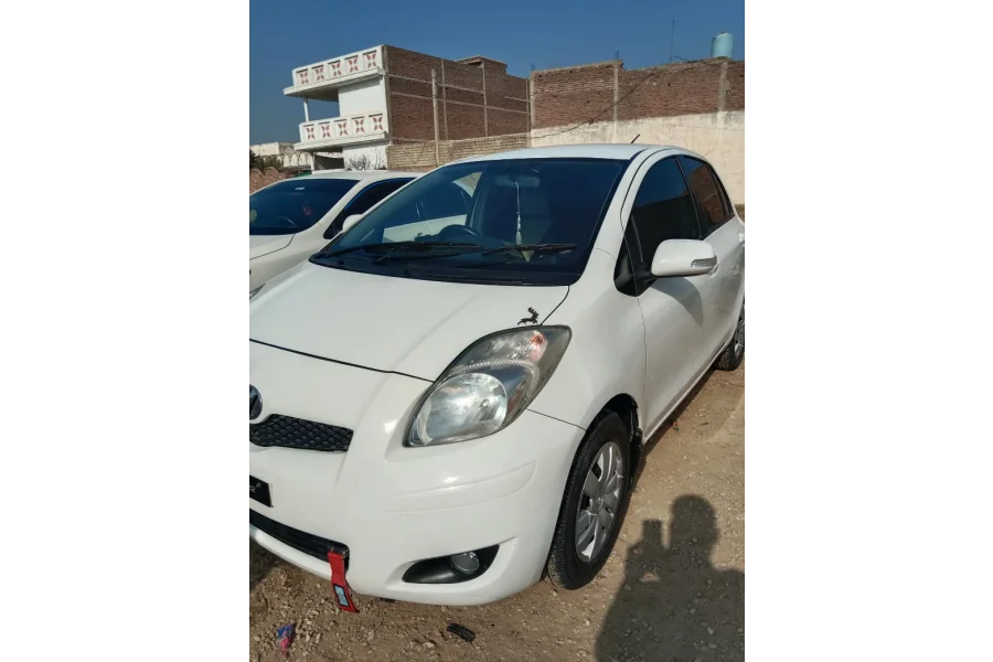 Model 2010 vitz  for sale-0