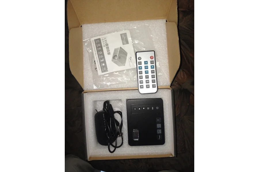 LED PROJECTOR