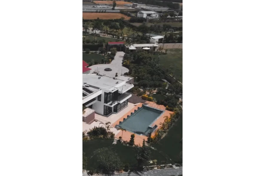 2 ایکڑ / 16 کنال سرسبز و شاداب لگژری &quot;ڈریم فارم ہاؤس&quot;