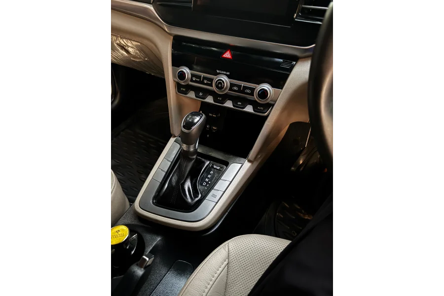 ہنڈائی ایلانٹرا 2.0 جی ایل ایس