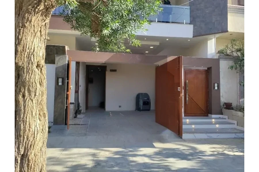 گلشن معمار - سیکٹر زیڈ میں پرائم لوکیشن ہاؤس برائے فروخت-0