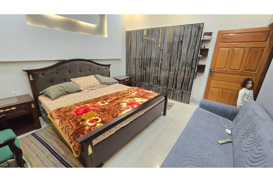 10 marla triple story house for sale