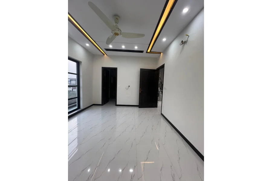 9 Marla new luxury house