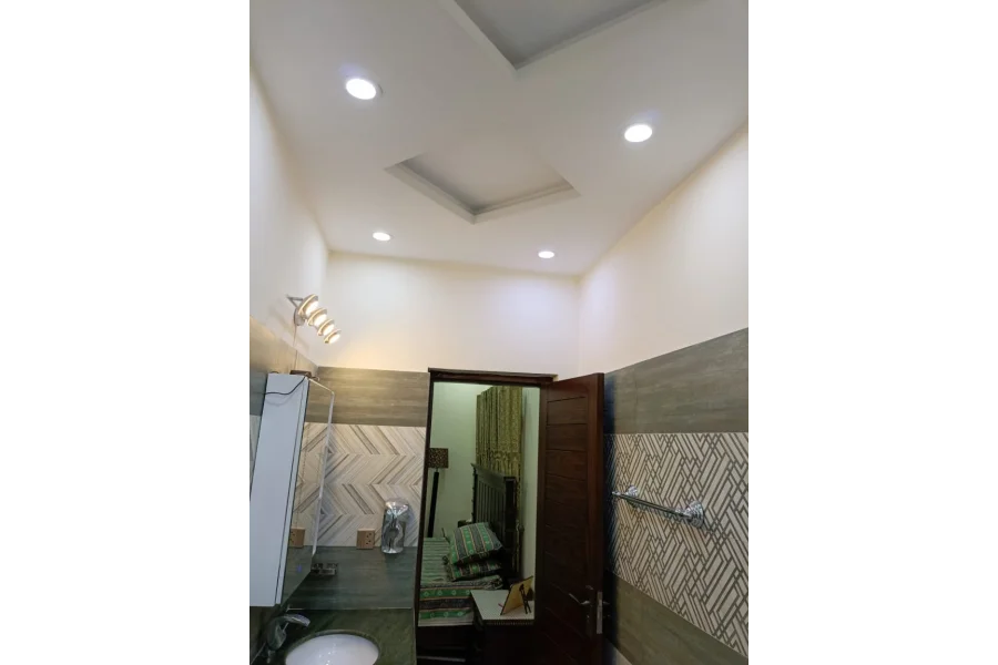 عسکری 10 میں مکمل طور پر تزئین و آرائش شدہ مکان برائے فروخت