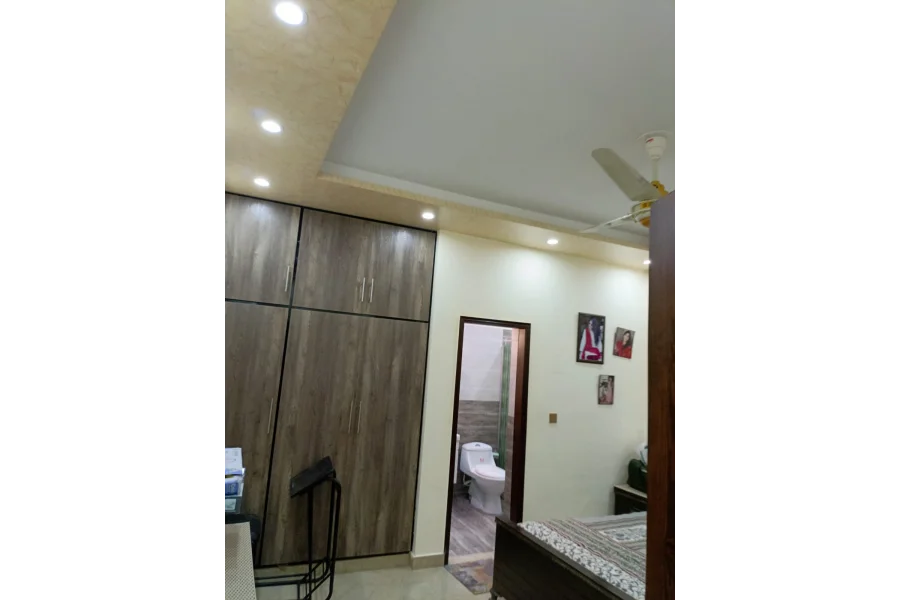 عسکری 10 میں مکمل طور پر تزئین و آرائش شدہ مکان برائے فروخت