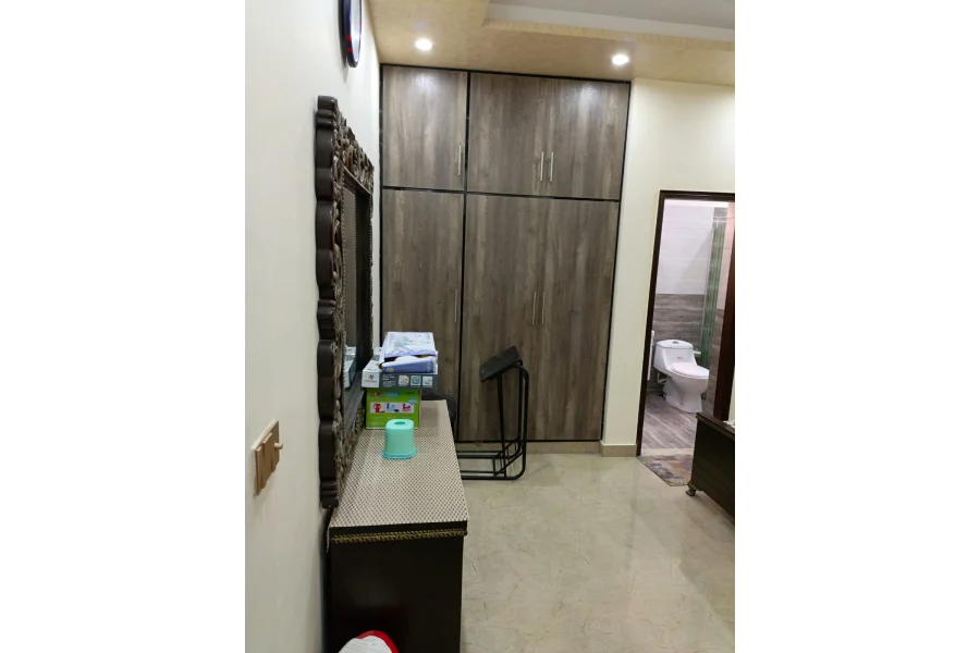 عسکری 10 میں مکمل طور پر تزئین و آرائش شدہ مکان برائے فروخت