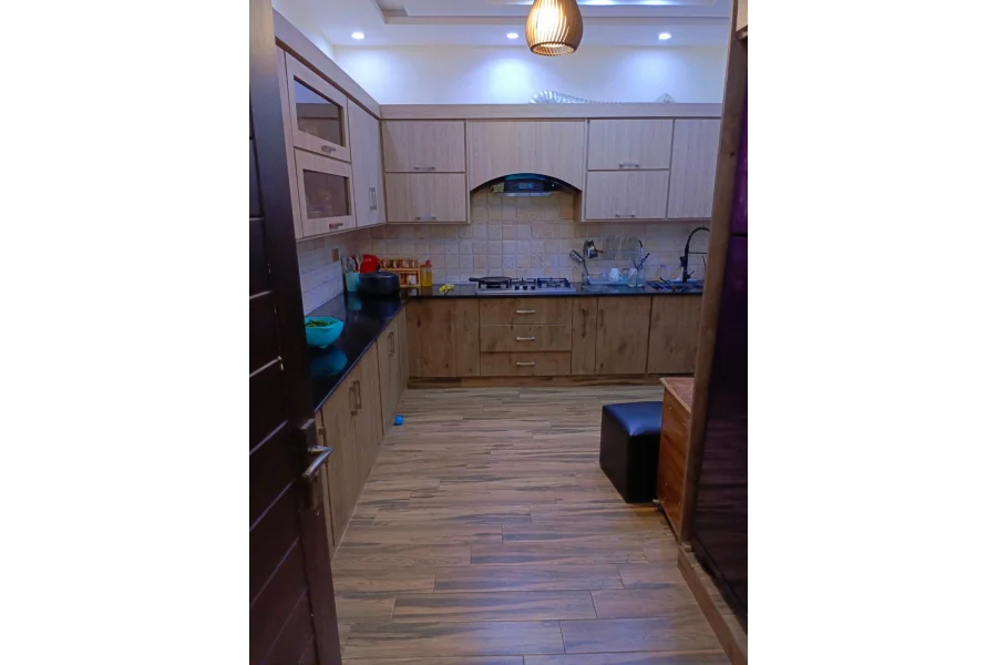 عسکری 10 میں مکمل طور پر تزئین و آرائش شدہ مکان برائے فروخت