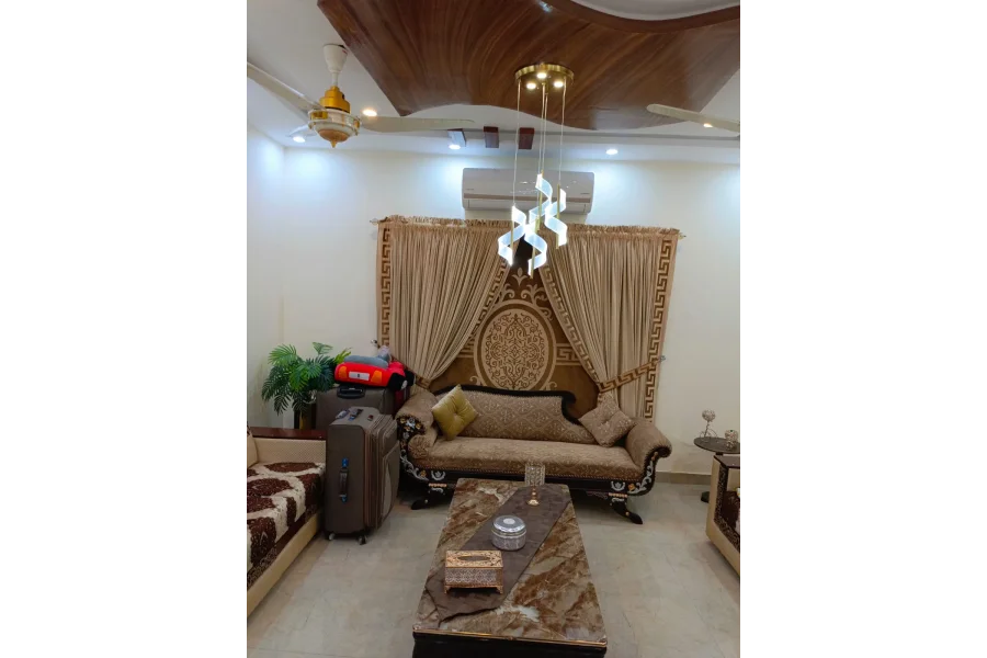 عسکری 10 میں مکمل طور پر تزئین و آرائش شدہ مکان برائے فروخت