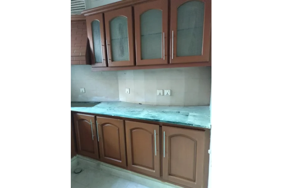 1کنال خوبصورت ٹرپل سٹوری