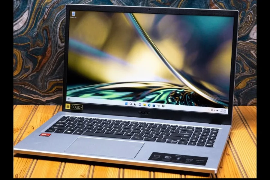 Dell laptop available with cod.