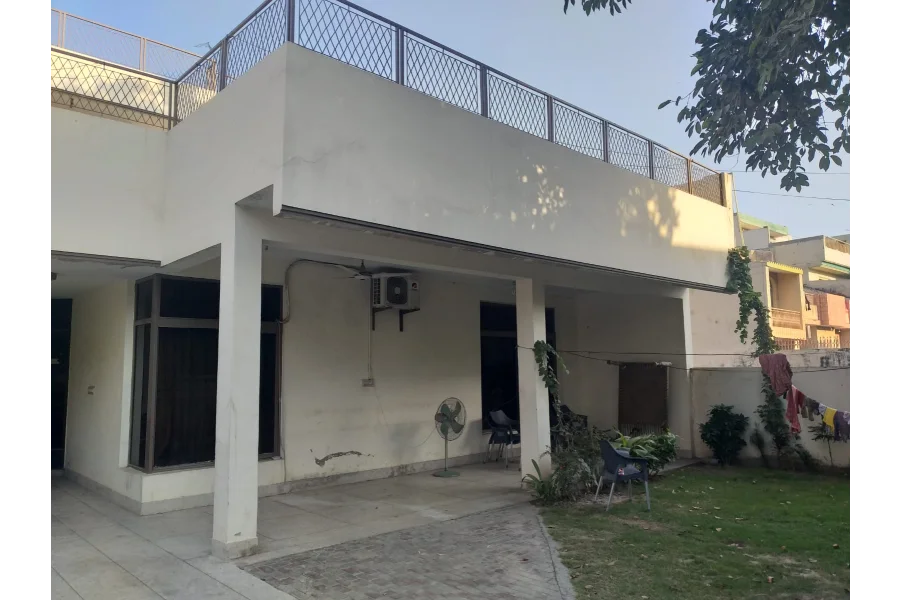 1 Kanal Double Storey House For Office+ Residence