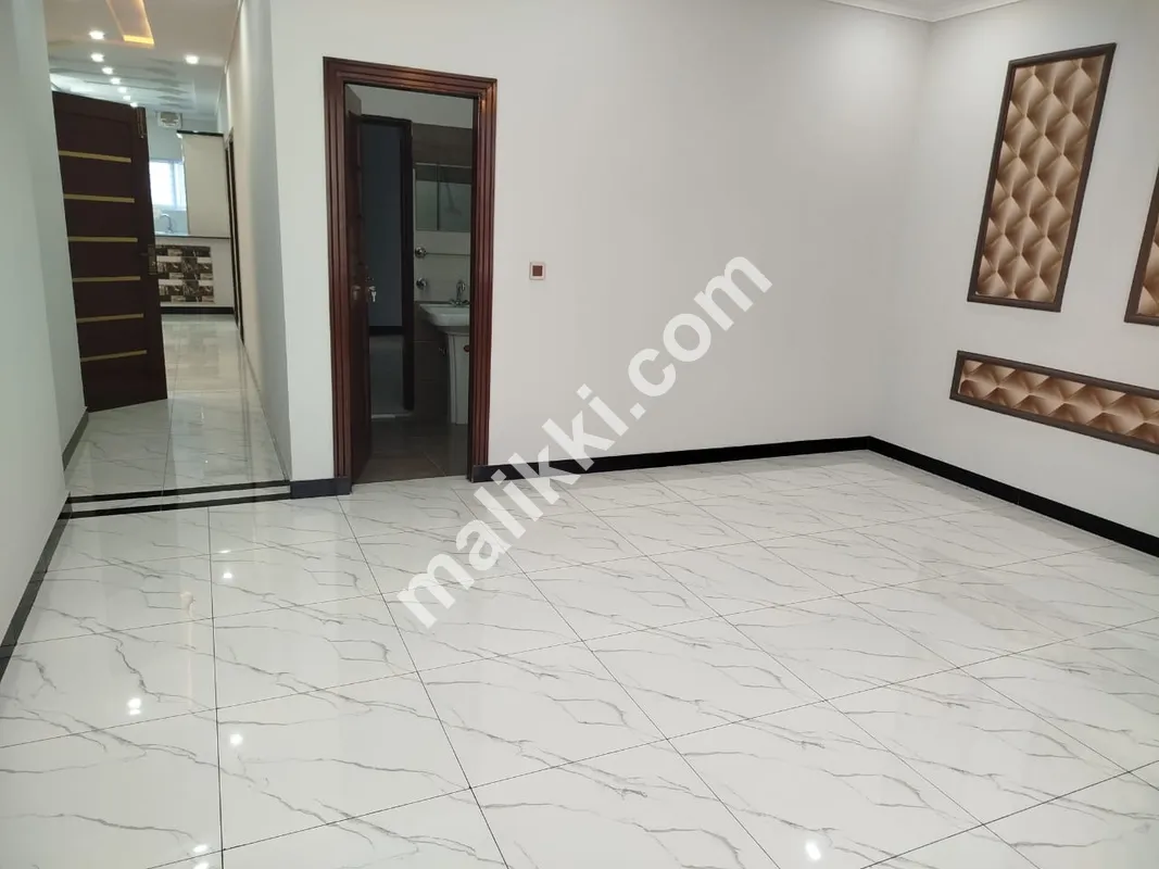 10 Marla Brand New House For Sale