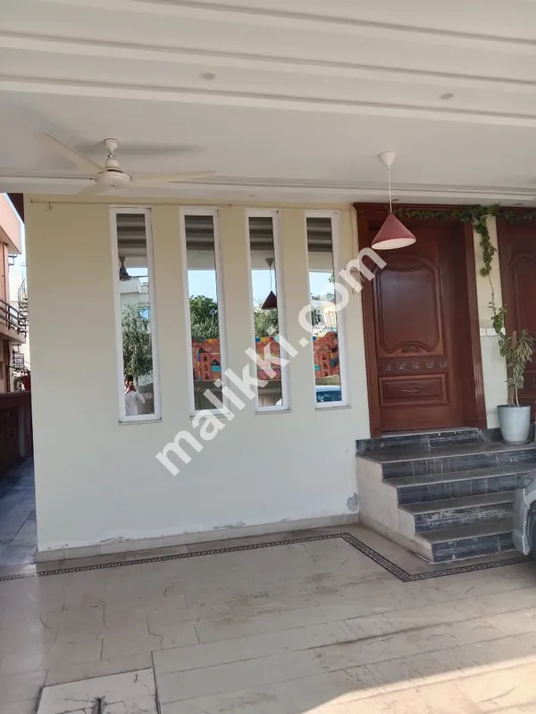 20 Marla upper portion available for rent