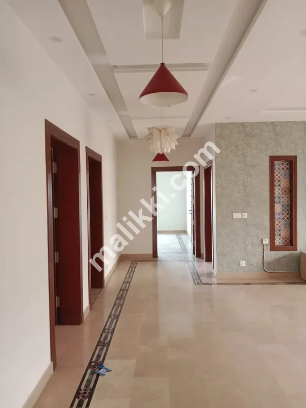 20 Marla upper portion available for rent