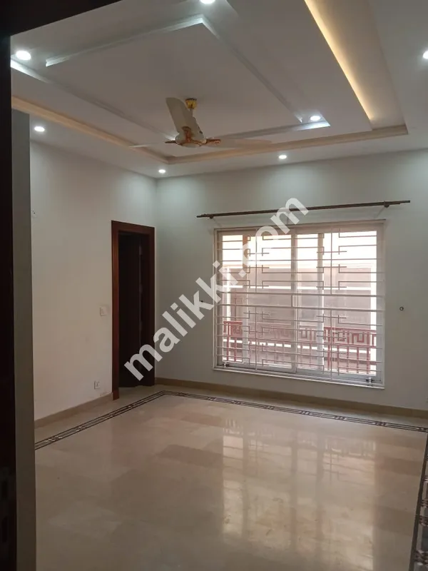 20 Marla upper portion available for rent