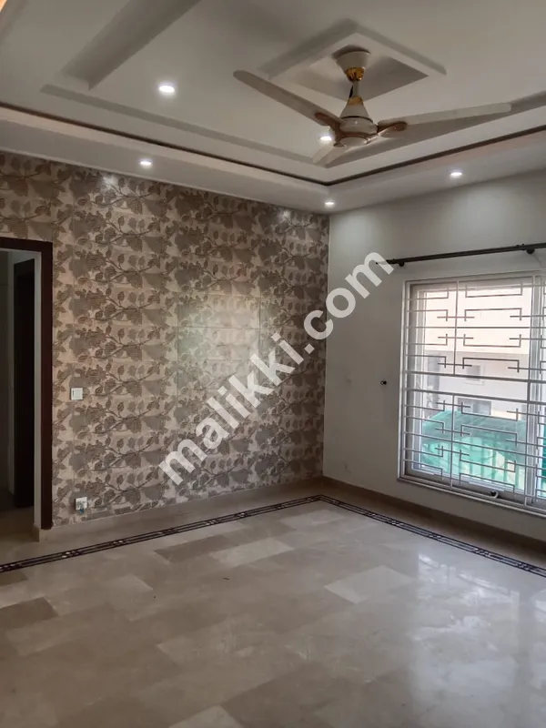 20 Marla upper portion available for rent