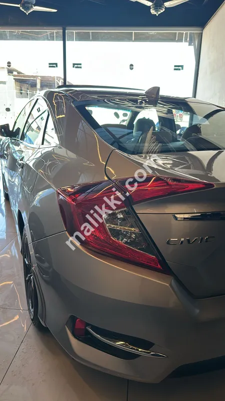 Honda Civic Oriel 2019 ماڈل 