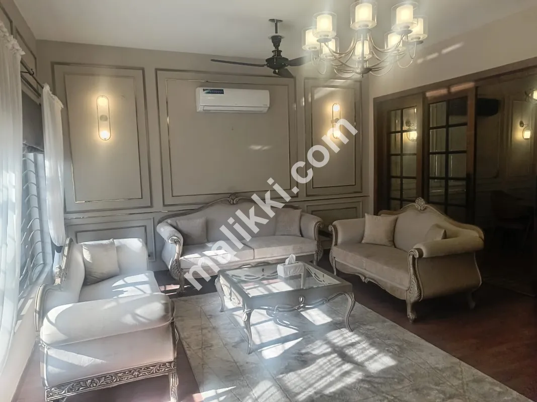 F7 میں 1000 مربع فٹ مکمل فرنشڈ مکان برائے فروخت