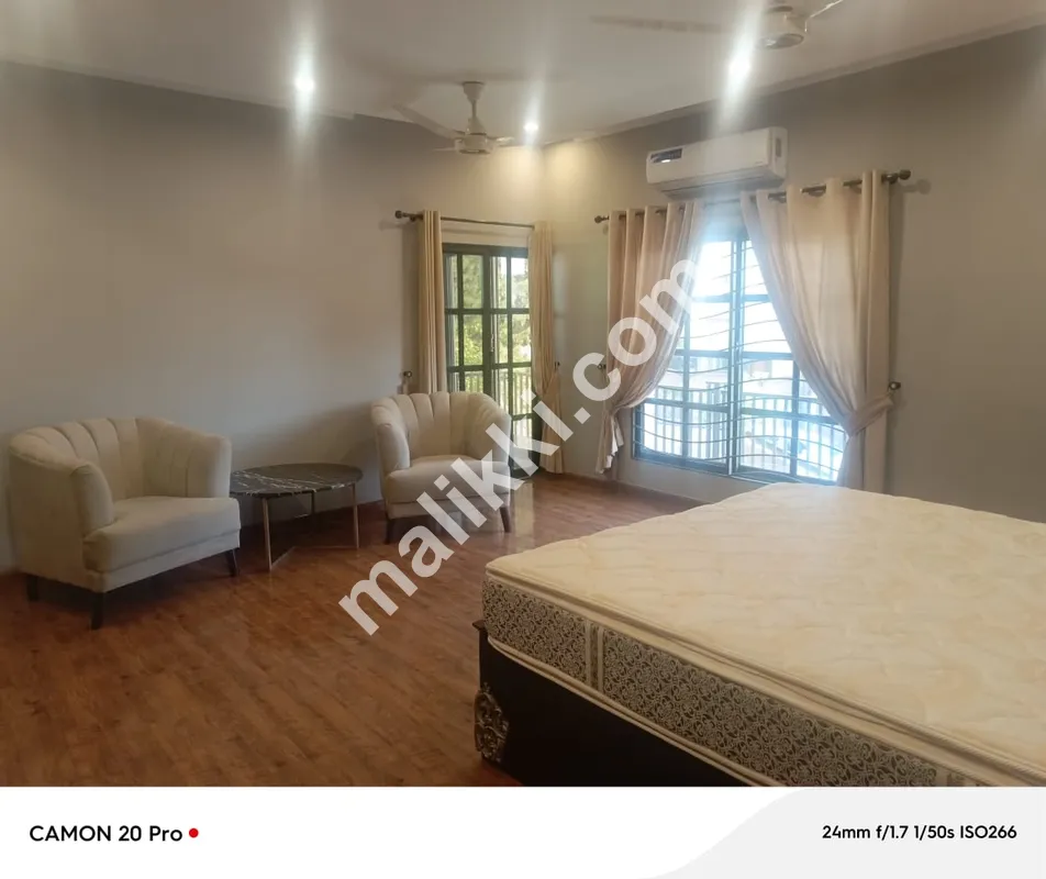 F7 میں 1000 مربع فٹ مکمل فرنشڈ مکان برائے فروخت