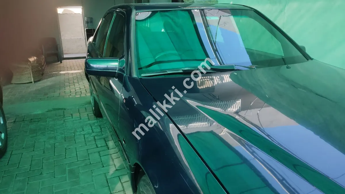 Mercedes C180 1998 model available for sale