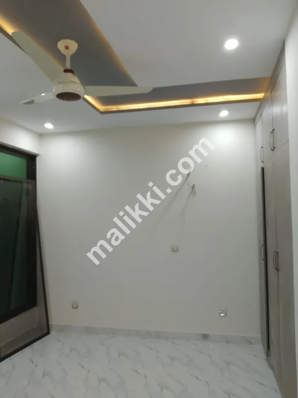 بحریہ ٹاؤن کراچی میں بنگلہ برائے فروخت