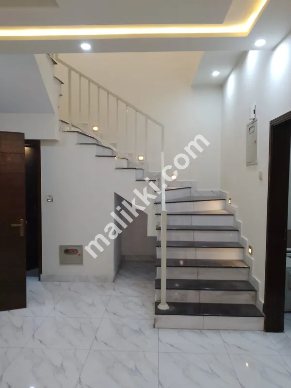 بحریہ ٹاؤن کراچی میں بنگلہ برائے فروخت