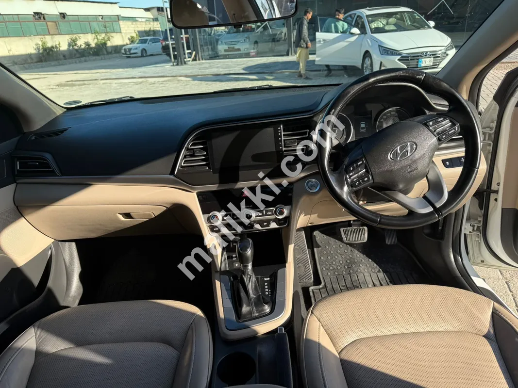 Hyundai Elantra Model 2022 