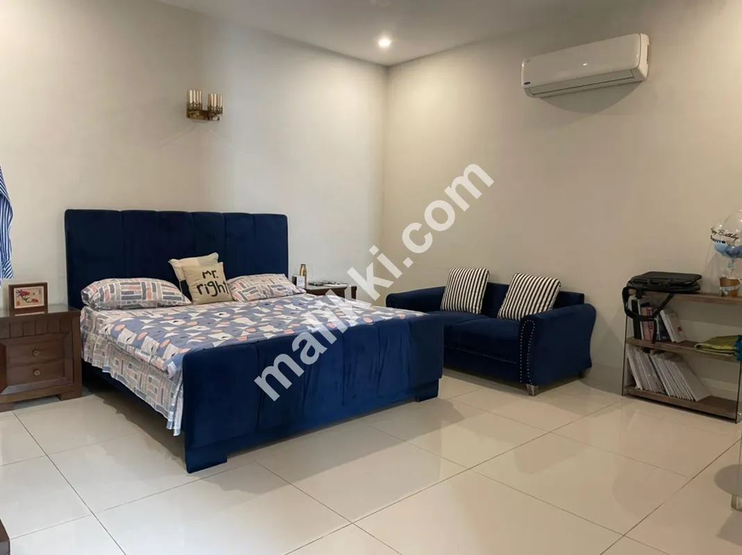 ڈی ایچ اے فیز 8، کراچی میں بنگلہ برائے فروخت