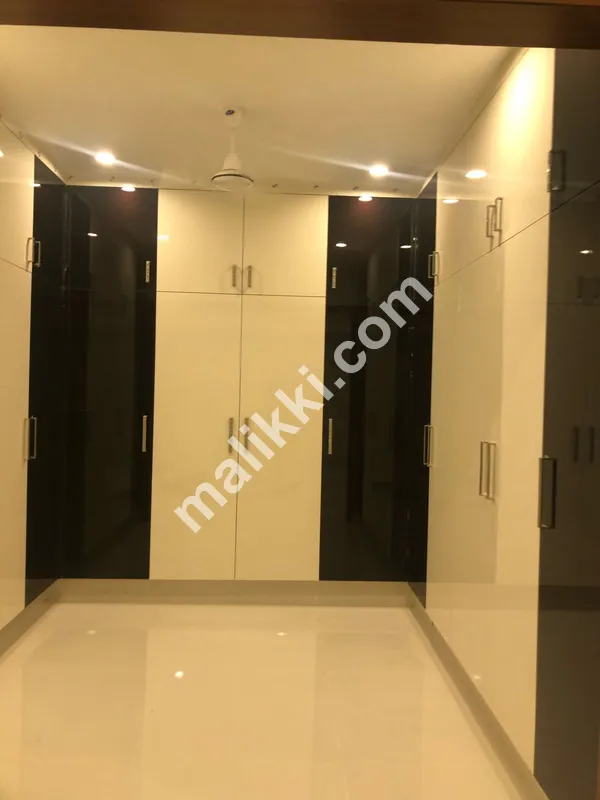 ڈی ایچ اے فیز 8، کراچی میں بنگلہ برائے فروخت