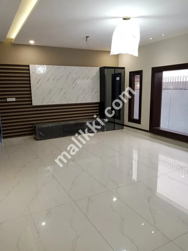 ڈی ایچ اے فیز 6 کراچی میں بالکل نیا 500 اسکوائر گز مکان برائے فروخت