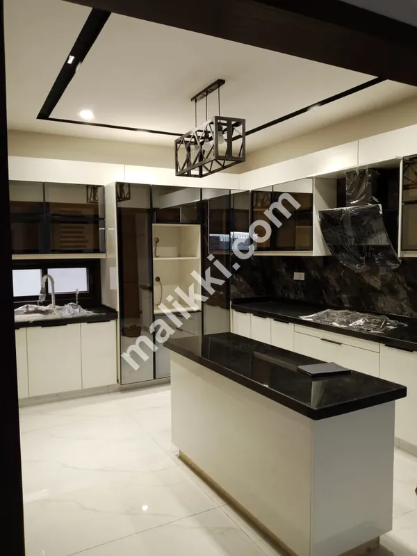 ڈی ایچ اے فیز 6 کراچی میں بالکل نیا 500 اسکوائر گز مکان برائے فروخت