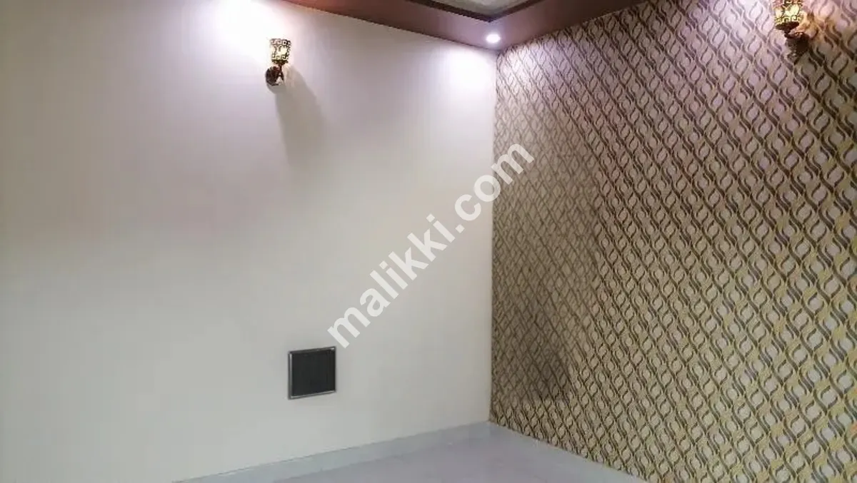 Prime Location 7.5 Marla House Situated In Sitara Park City For sale