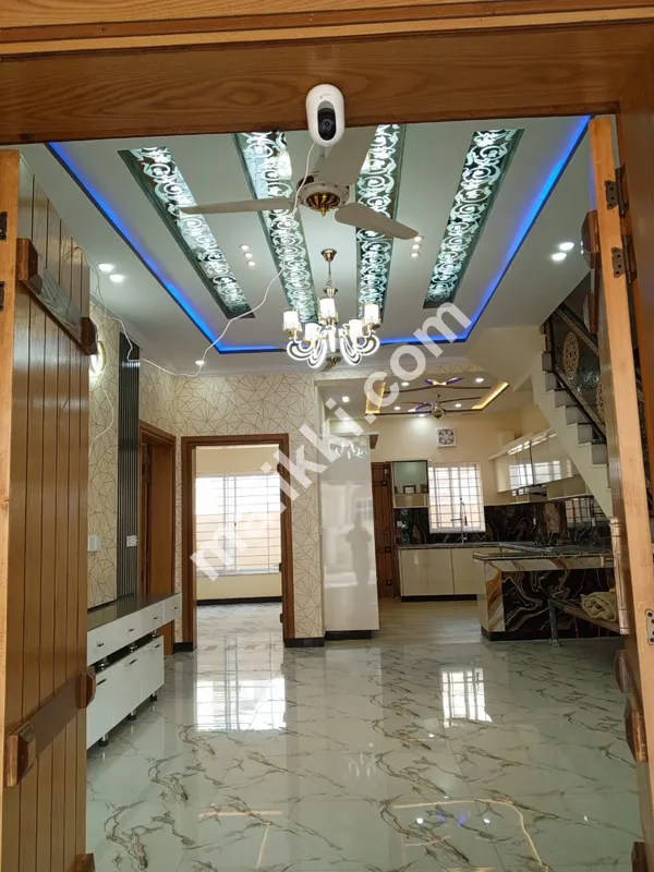 عثمان بلاک 7 مرلہ نیا ڈیزائنر مکان برائے فروخت