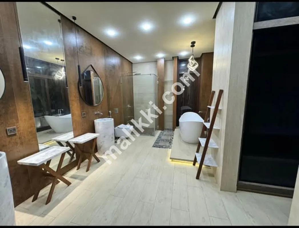 ڈی ایچ اے فیز 5، کراچی میں بنگلہ برائے فروخت