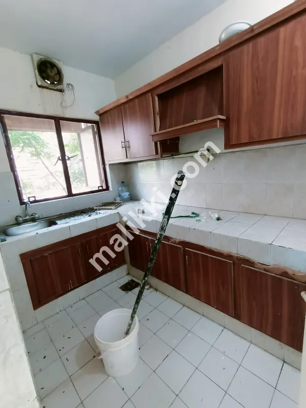 G-11/4 میں فلیٹ کرایہ پر دستیاب ہے۔