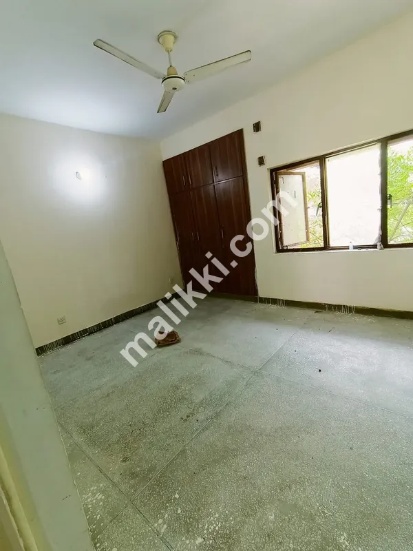 Flat Available for Rent in G-11/4