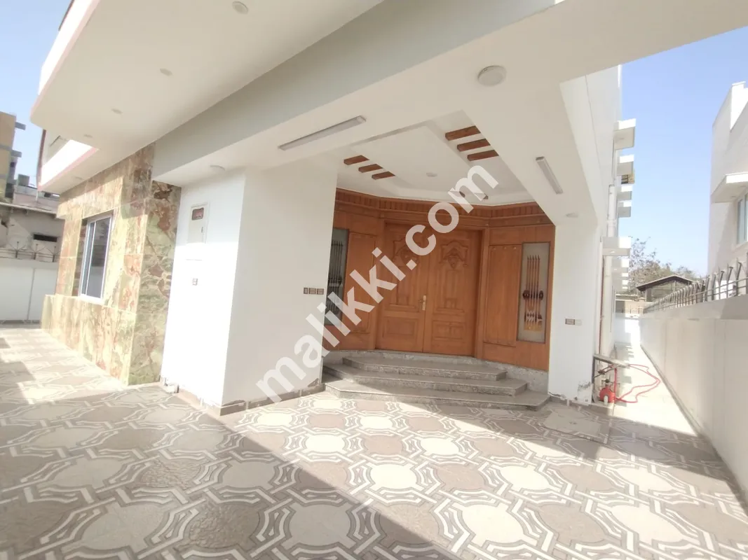 500 sq. yds Main Villa in Navy Housing Scheme Karsaz, Phase 1