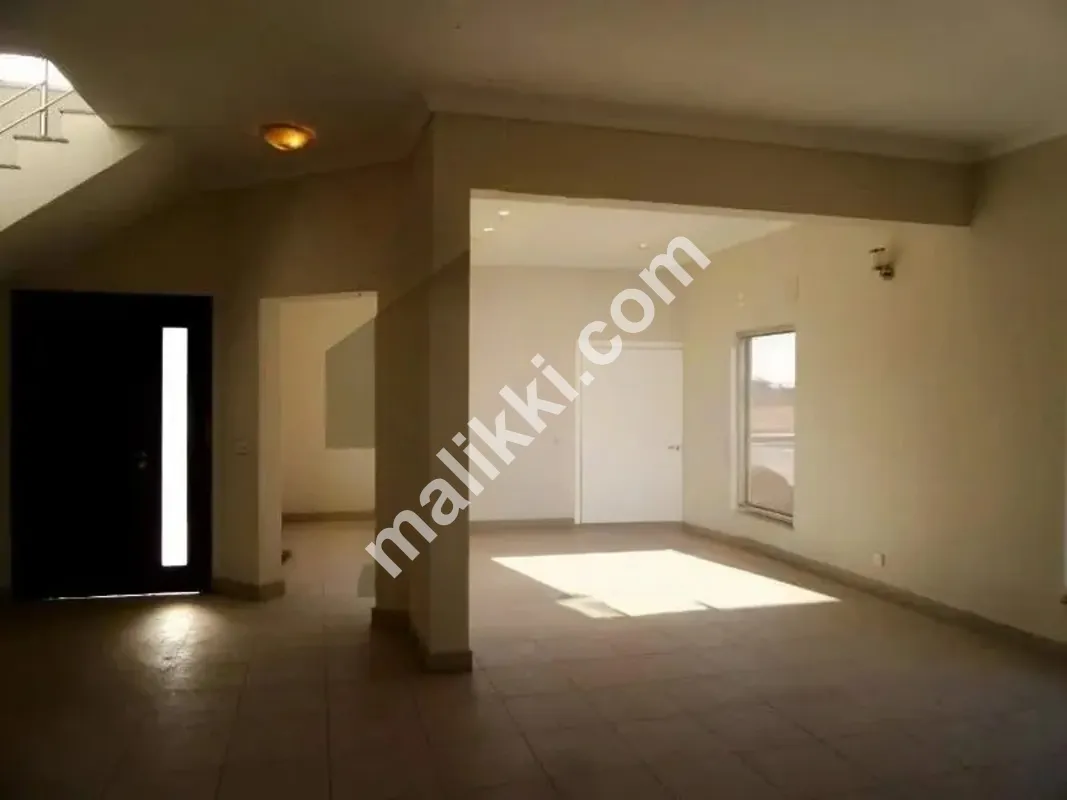 3 Bedrooms Luxurious Villa For Rent, Near Main Entrance Of Bahria Town