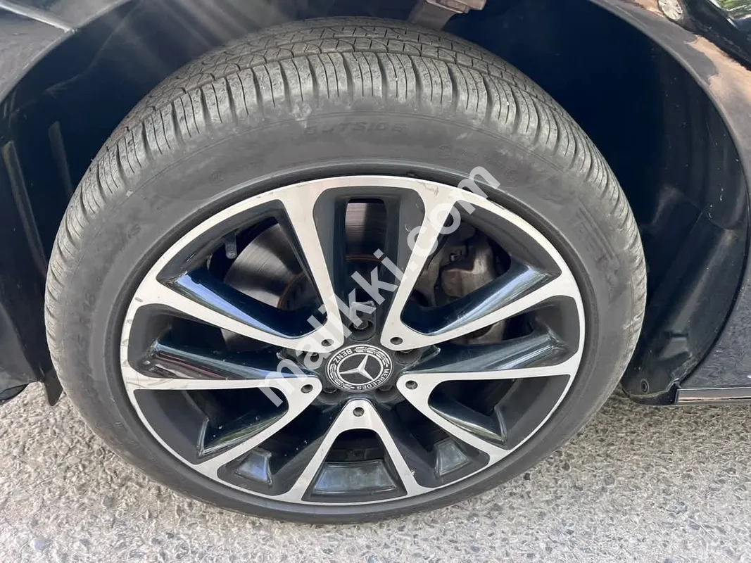 Mercedes Benz | E180 | 2021